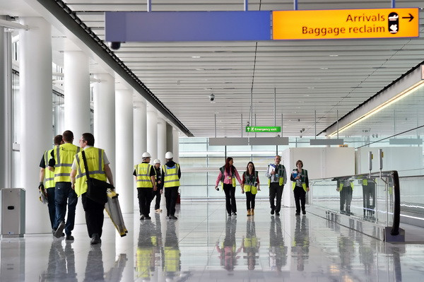 Spatiul aerian al Londrei a fost redeschis, dupa trei ore. Numeroase avioane au inregistrat intarzieri importante