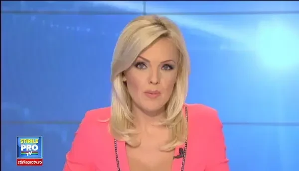 Au sapat un sant si au ingropat o masina. Povestea cu iz de banc si final cu daune mari a unor muncitorii din Tulcea