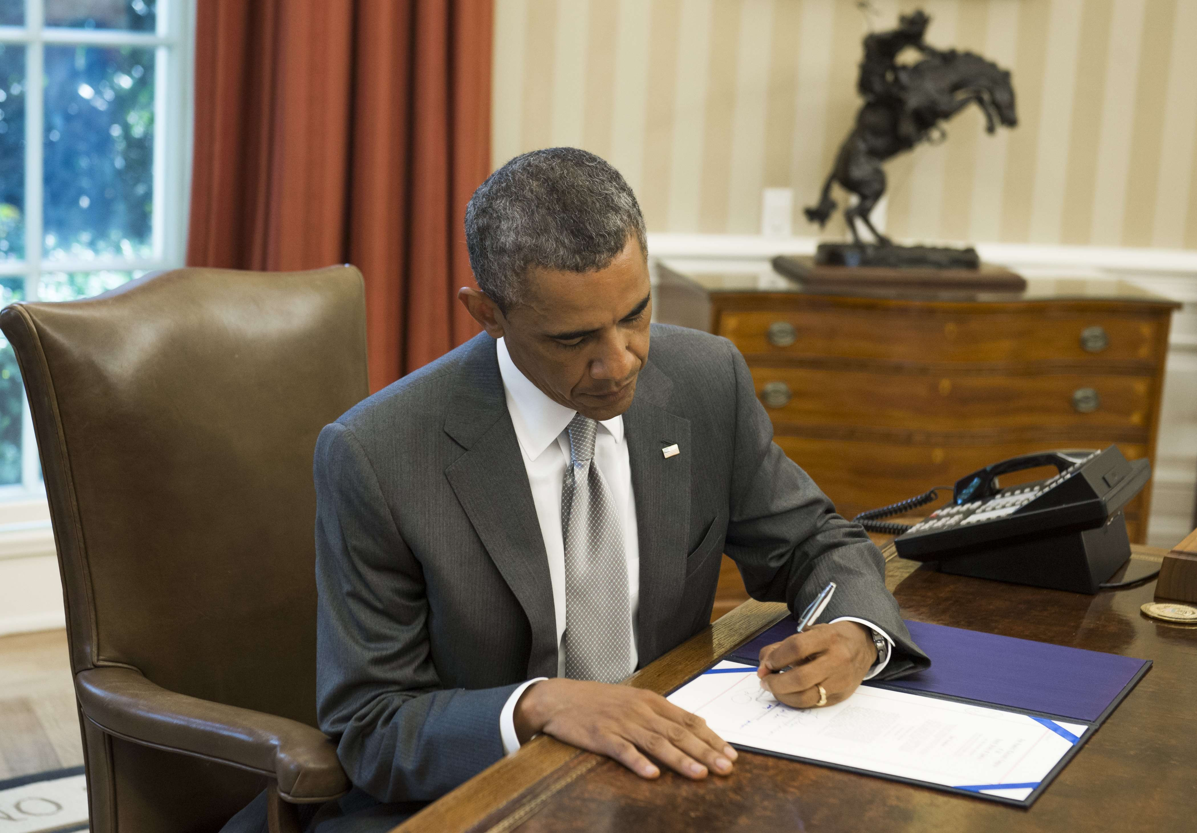 SUA bombardeaza zone din Irak. Mai multe obiective ale Statului Islamic au fost atacate de avioanele militare