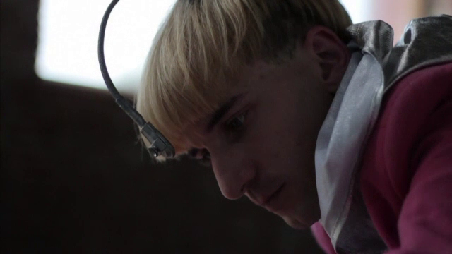 Oamenii-Cyborg. Cum arata barbatul care si-a implantat in creier o antena ca sa diferentieze culorile