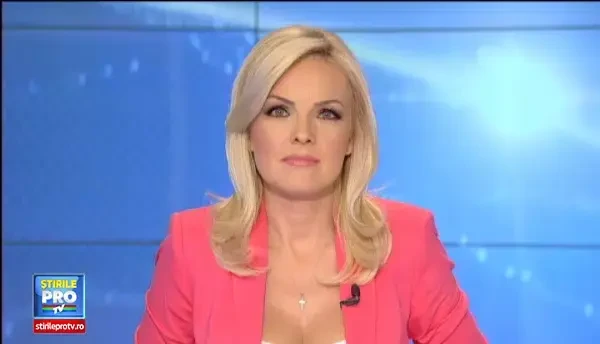 Un pui de foca vrea surfing. Aparitie neasteptata pentru doi englezi care erau cu placa pe mare