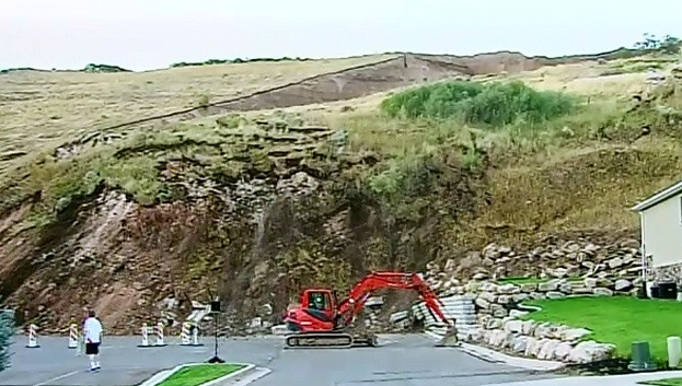 Inundatii si alunecari de teren in Statele Unite. Soldatii de la Aviatie au salvat un cuplu de la inec