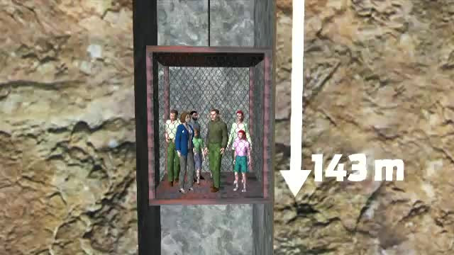 "Am crezut ca murim". Ce spun turistii care s-au prabusit cu liftul vechi de 80 de ani din salina de la Slanic Prahova