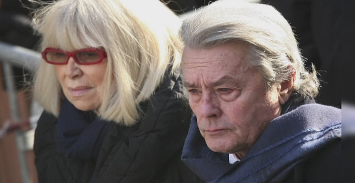 Actorul Alain Delon a fost operat de urgenta. Ce a patit actorul francez