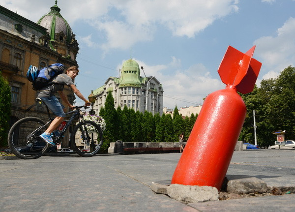 Un nou razboi la granitele Rusiei. Tensiunile din Ucraina au reaprins un conflict care mocneste de 20 de ani