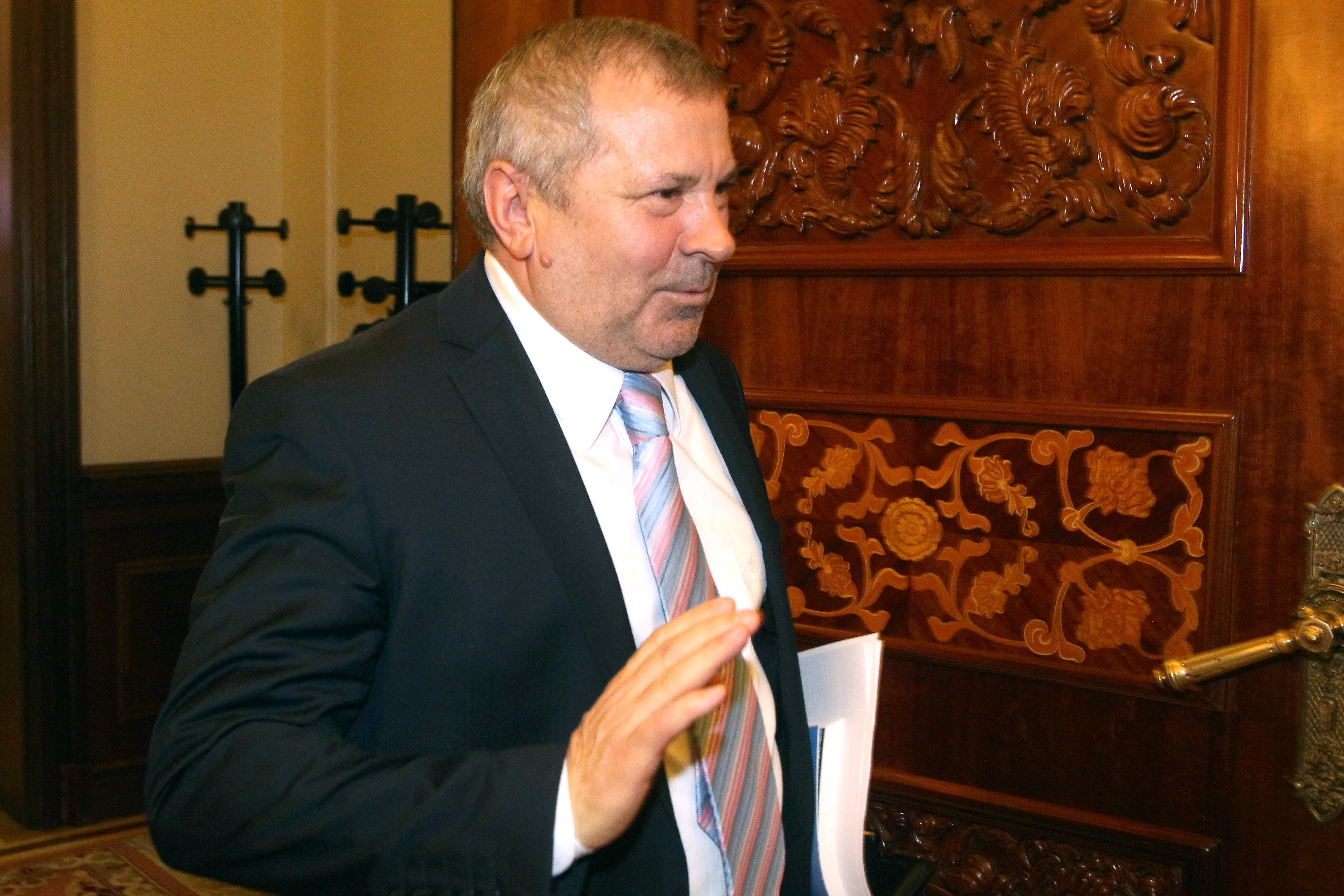 Retineri la CJ Braila. Acuzatiile pe care procurorii i le aduc lui Bunea Stancu si subalternilor sai