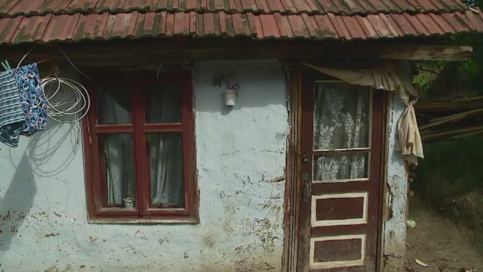 Copilarie distrusa pentru un copil din Cluj. Fata de zece ani a fost violata timp de un an de tatal ei