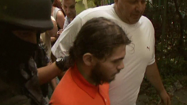 Baiatul de 18 ani din Dorobanti care si-a ucis tatal in bataie risca 25 de ani de inchisoare. Ce le-a povestit anchetatorilor