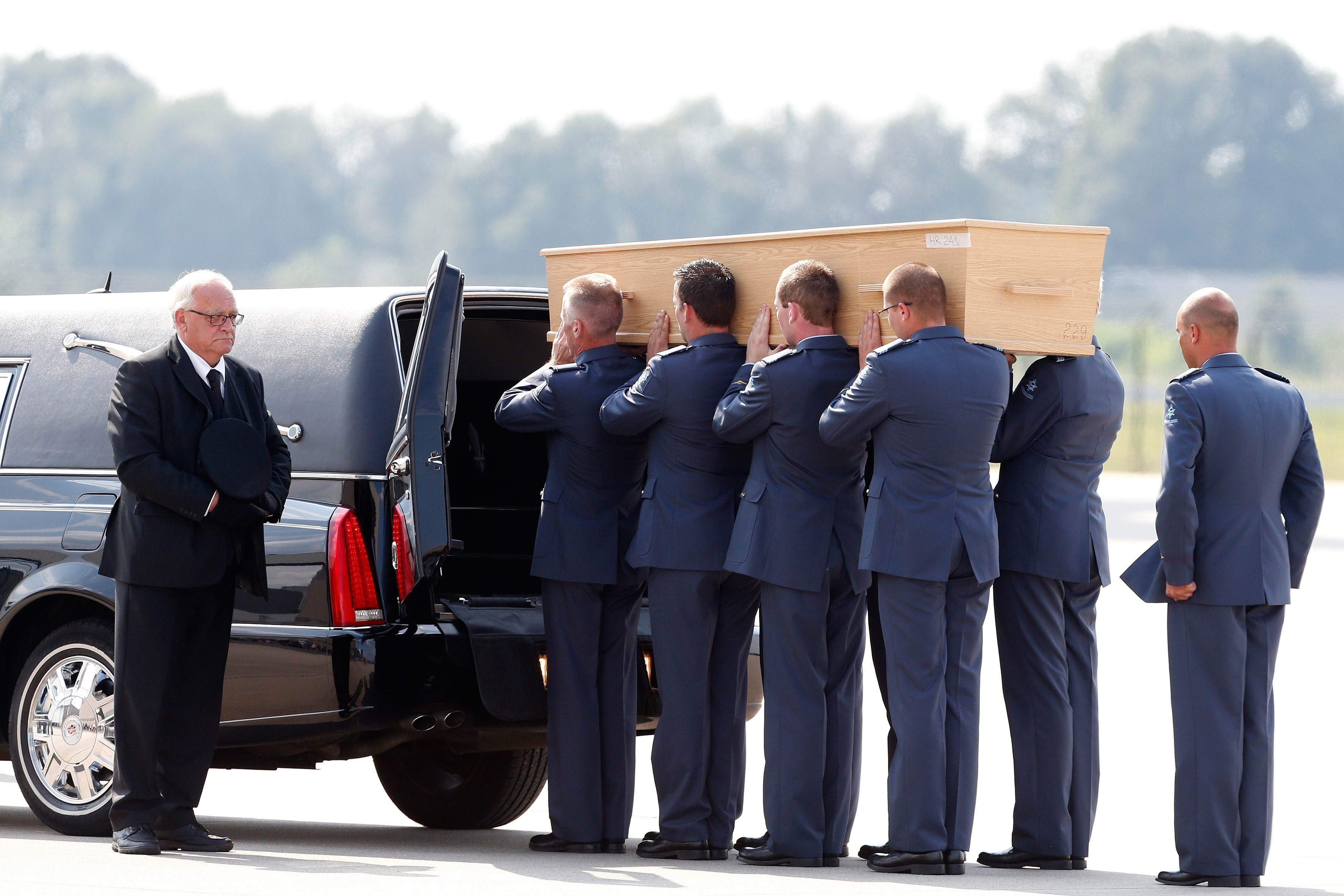 Catastrofa aviatica din Ucraina. Victime ale avionului malaysian, inclusiv canadianul de origine romana, au fost identificate