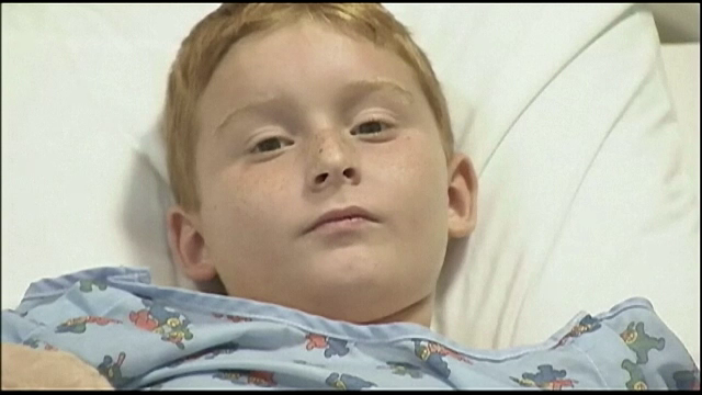 A supravietuit dupa ce s-a luptat cu un aligator de 3 metri. Baiatul de 9 ani isi povesteste experienta de pe patul de spital