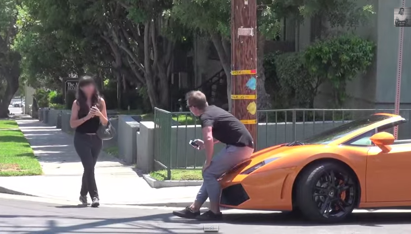 Noua farsa cu Lamborghini de pe Youtube. Tanara din imagini nu se astepta la o asemenea continuare. VIDEO