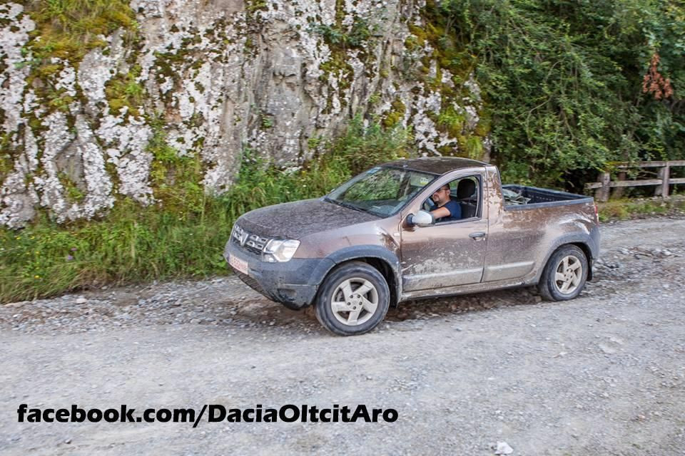 Noua Dacia a fost surprinsa fara deghizare la teste: FOTO