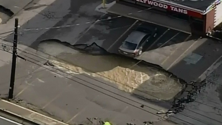 Situatia este catastrofala in Statele Unite. Localitati intregi sunt acoperite de ape din cauza inundatiilor