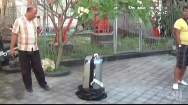 Caz socant la un hotel din Bali. Ce a gasit politia in valiza unei tinere de 19 ani