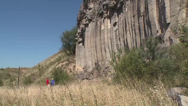 Geo-parcul din Racoș, Brasov, este fara seaman in Europa. Localnicii spun ca locul are proprietati miraculoase