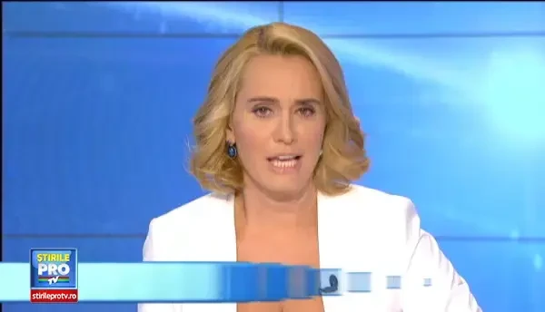 Familia Basescu va avea doi noi membri. Cele doua fiice ale presedintelui au anuntat ca sunt gravide