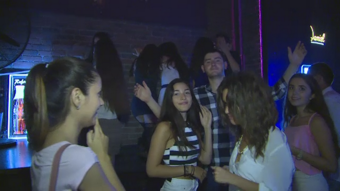 Petreceri pana dimineata, in Centrul Vechi al Capitalei, de Sfanta Maria: "Pe soacra mea o cheama Mariana si-o iubesc"