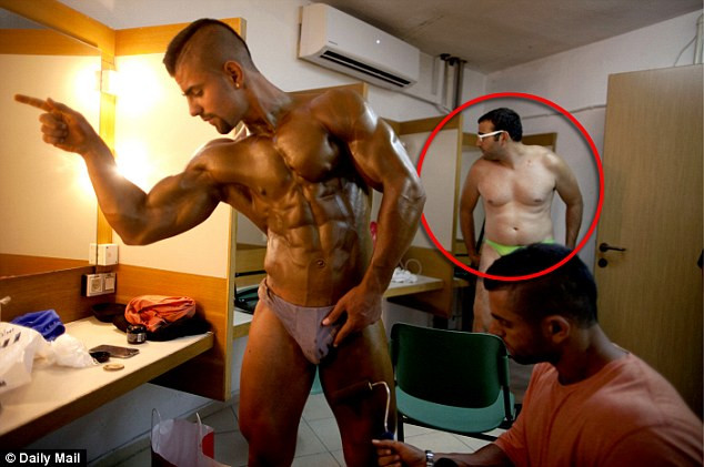 Imaginea ajunsa viral pe internet. Cum s-a prezentat un tanar, la un concurs de culturism. FOTO