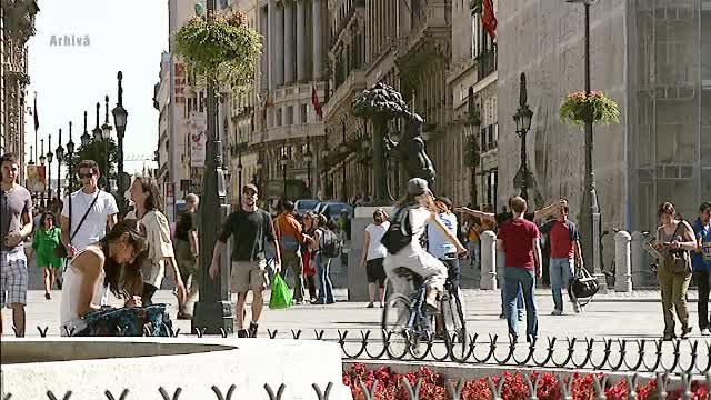 Spania le cere banii inapoi la mii de romani care au beneficiat de ajutoare sociale. Cine sunt cei vizati