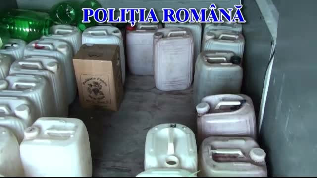 300.000 de litri de vin si tuica, captura record a politistilor din Brasov. Unde urmau sa ajunga bauturile contrafacute
