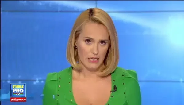 Femeia si fetitele care au murit in accidentul de langa Adjud au fost conduse de o suta de oameni pe ultimul drum