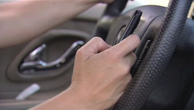 Cat te poate costa o clipa de neatentie la volan: Dupa ce vei urmari acest filmulet nu vei mai scrie niciodata mesaje la volan ! VIDEO