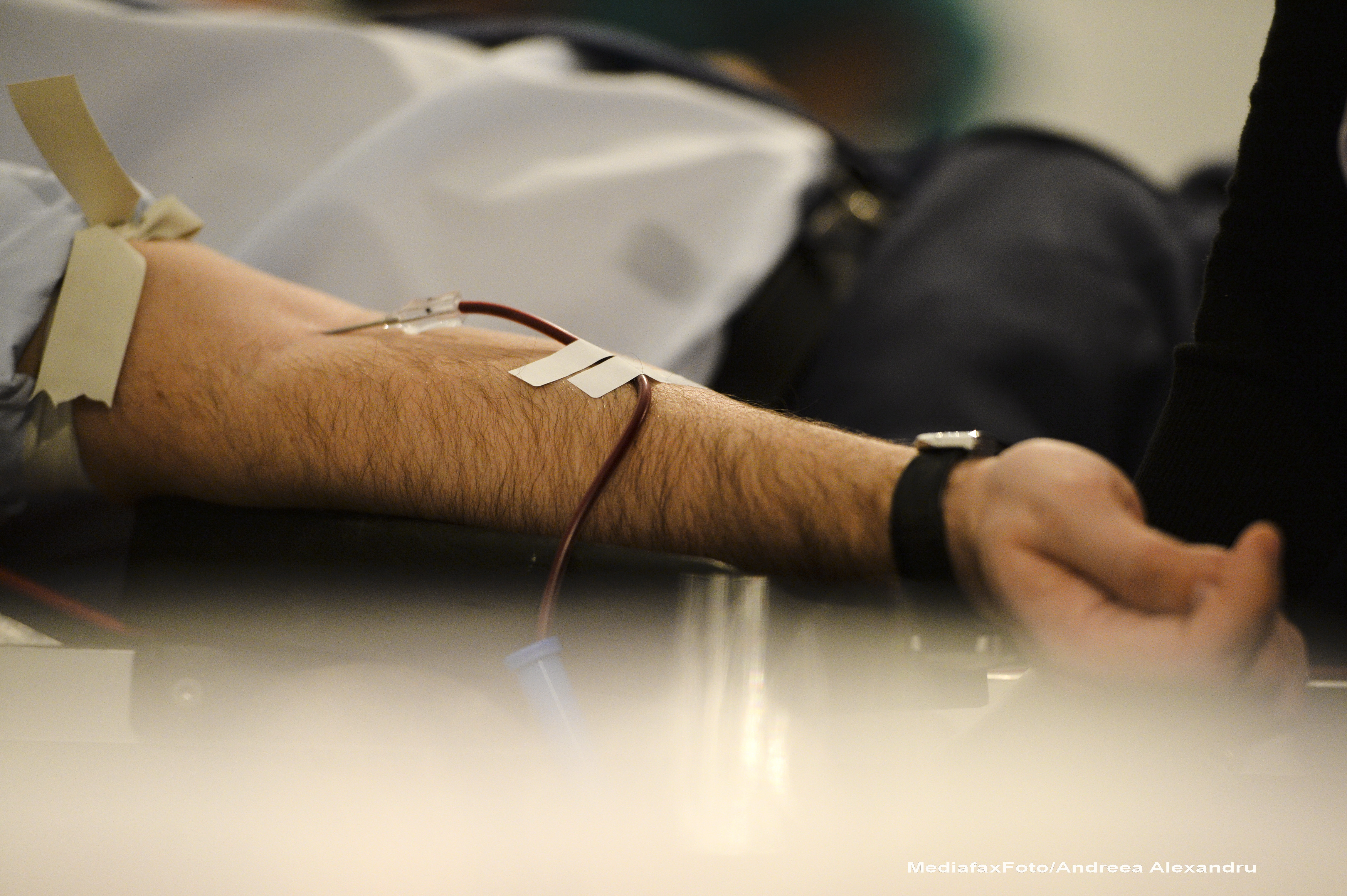 "Daruieste viata! Vino sa donezi sange!". Campania lansata de Patriarhia Romana pentru donarea voluntara in scoli si biserici