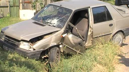 Accident grav, in Bacau. Un barbat a ajuns la spital, dupa ce a fost lovit de o bucata de fier desprinsa dintr-un camion
