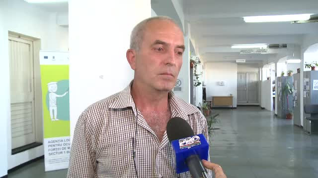 "Va sunam noi". Situatia trista a somerilor trecuti de 40 de ani care asteapta un job: "Cauta tineret, sa-i alerge pe 3 lei"