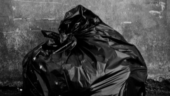 Descoperire macabra in Marea Britanie. Ce a gasit un barbat intr-un sac de gunoi