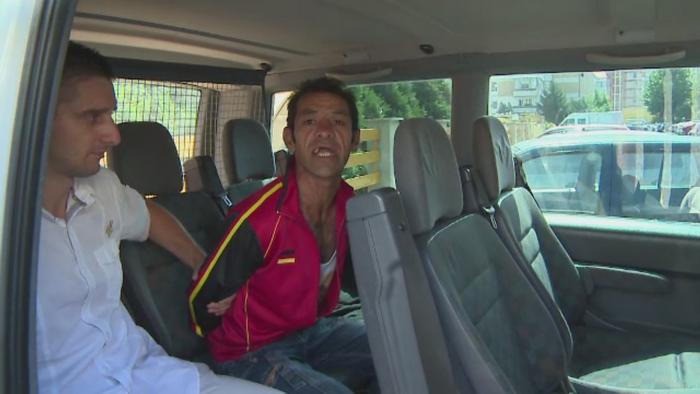 Schema inedita a unui spargator de locuinte din Hunedoara. Cum se camufla barbatul inainte de lovituri