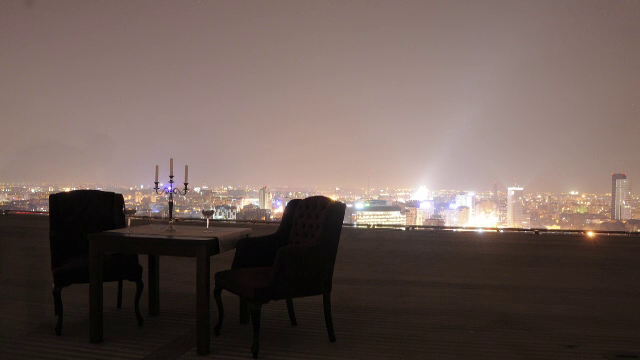 "Restaurantele in cer" ale Capitalei. O cina pentru doi la o masa intinsa sub stele, la 60 de metri de sol, costa 200 de lei