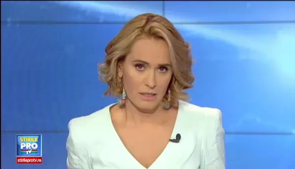 Daniela, tanara impuscata anul trecut in ochiul drept, a trecut printr-o noua interventie. Ce spun medicii despre proteza