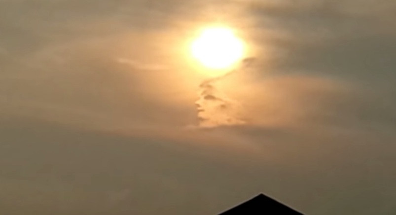 Chipul din nori. Explicatia din spatele acestui fenomen spectaculos. VIDEO