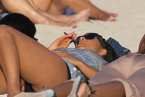 A platit echivalentul a 2.600 de lei amenda, pentru ca a facut asta pe plaja. La ce sa fii atent daca ajungi in Sardinia