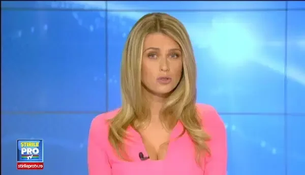 Furtuna de 10 minute din Capitala a umplut strazile de apa. Mai multe trenuri din Bucuresti Nord, blocate pe sine