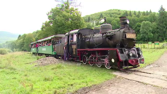 Vin din Germania, Japonia sau Israel sa se plimbe cu Mocanita. Cat platesc turistii pentru o plimbare cu celebrul tren