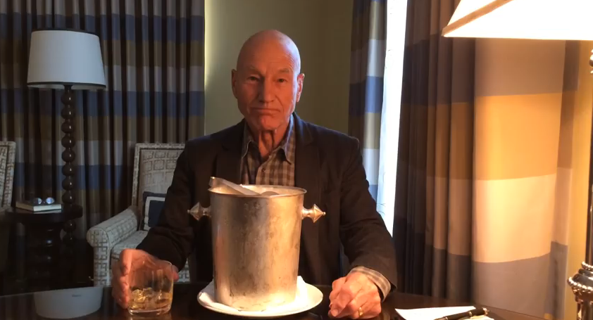 Cum ironizeaza Patrick Stewart provocarea galetii cu gheata VIDEO