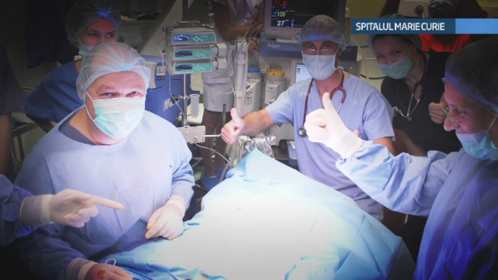 Siamezele din Brasov scriu istorie in medicina romaneasca. Elena si Maria sunt prima pereche separata cu succes