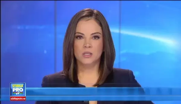 Microbuz cu muncitori, lovit in plin de un TIR. Sapte persoane au fost ranite, iar soferul a avut nevoie de descarcerare