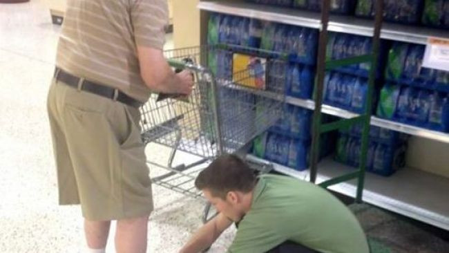 A strans deja peste 200.000 de like-uri: Gestul care a facut inconjurul internetului! FOTO