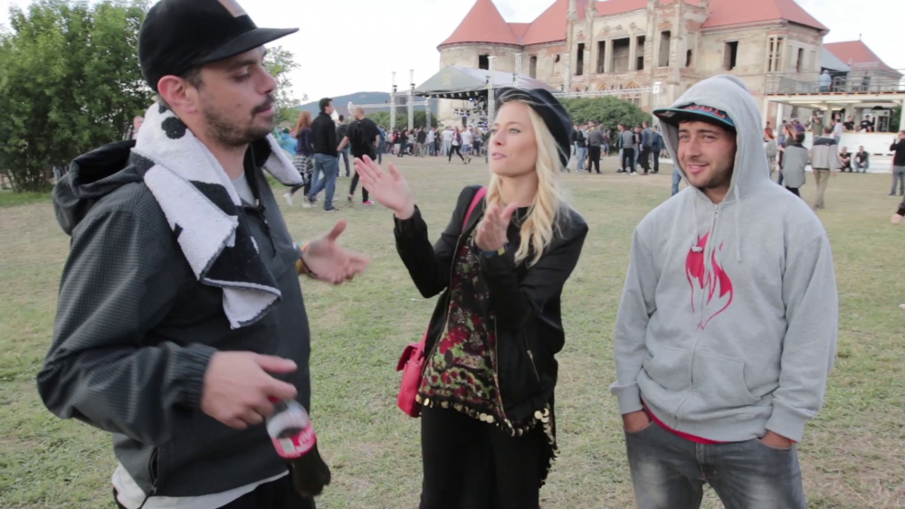 Electric Castle 2014. Laura Cosoi s-a intalnit cu DOC la Castelul Bannfy. Cele mai tari imagini: VIDEO