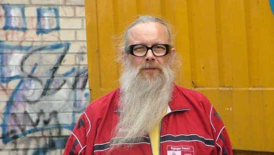 Milionarul german care traieste cu doar 500 de dolari pe luna. Explicatia din spatele deciziei sale