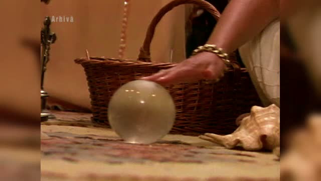 Si cu inima franta, si cu banii luati. Un barbat a fost pagubit de 10.000 de euro de viitoarea lui mireasa si doua vrajitoare