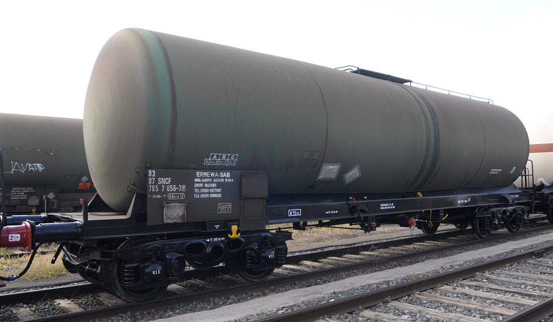 Un vagon al unui tren incarcat cu motorina a deraiat in Harghita. ISU: Nu exista pericol de explozie