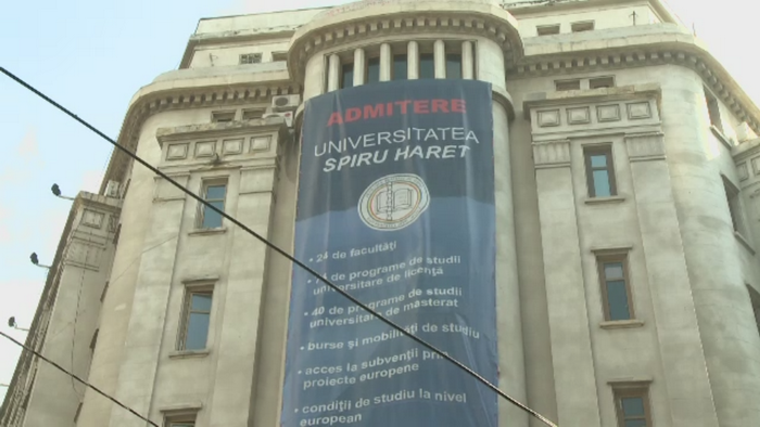 30.000 de mii de absolventi ai Universitatii Spiru Haret isi cer diplomele in instanta. "Pierdem bani lunar la salariu"