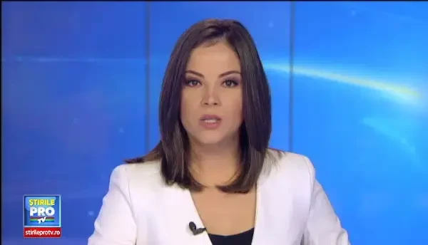 Bataie pe tigai la Targu-Jiu. Oamenii s-au imbulzit sa prinda o tigaie la oferta, la deschiderea unui supermarket