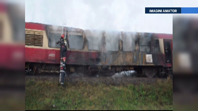 Un tren de calatori a luat foc vineri dimineata in Botosani, la doar cateva minute dupa ce a plecat din gara