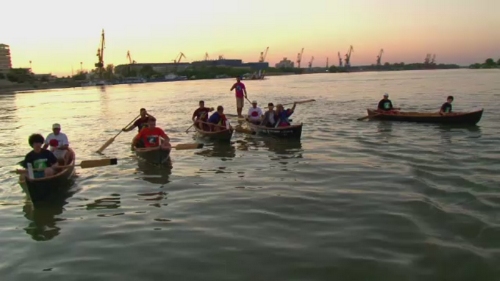Festivalul barcilor cu vasle de la Tulcea a ajuns la a patra editie. Mii de turisti au urmarit fascinanti evenimentul
