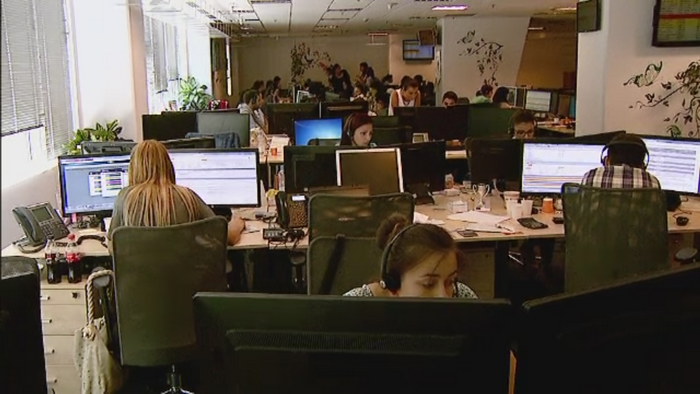 Bancile din Romania au gasit "angajatul" perfect. Munceste 365 de zile pe an fara pauza, insa mai are de invatat limba romana